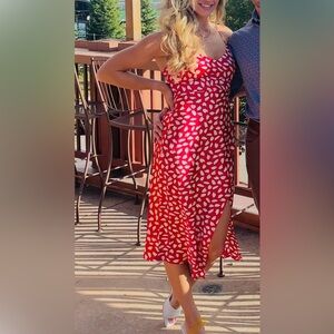 Size small (4) Hello Molly red and cream patterned dress. Only worn once.